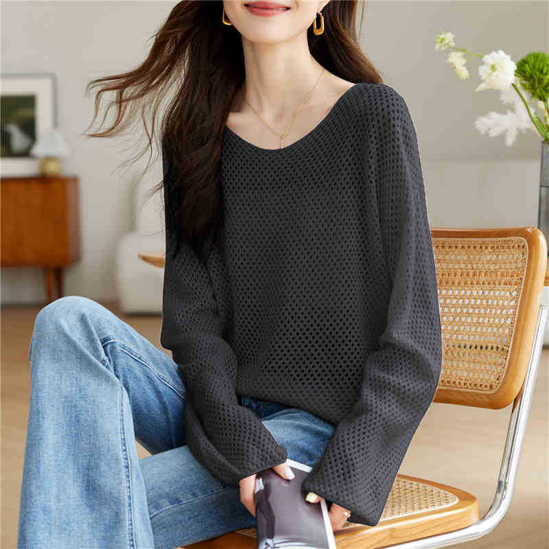 Women's Relaxed Style Hollow-out Batwing Sleeve Round Neck Knit Pullover Top