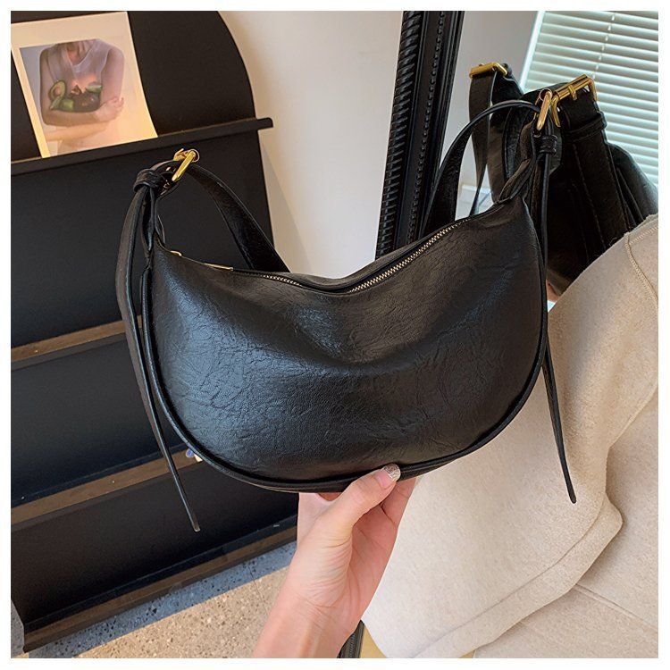 Trendy and popular shoulder bag, crossbody bag, dumpling bag