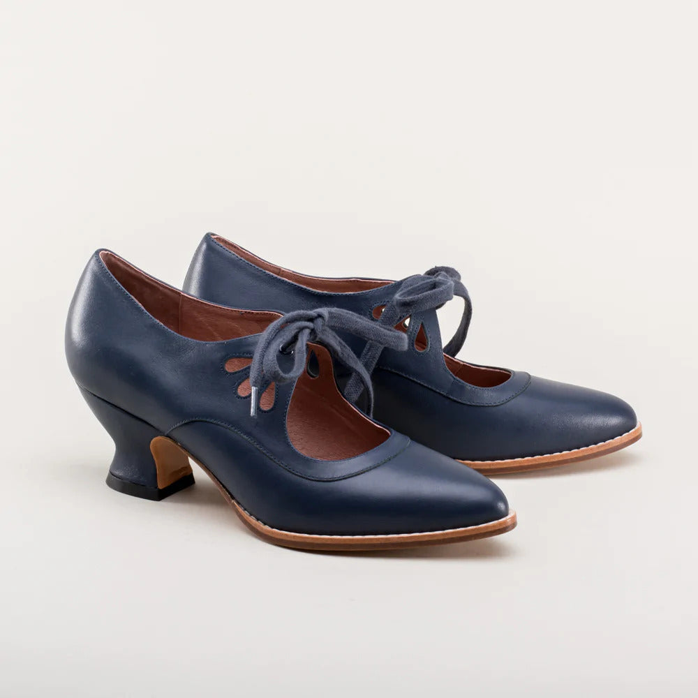 Hollow-out high-heeled lace-up large-size women's casual shoes