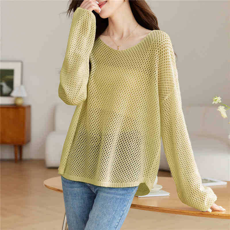 Women's Relaxed Style Hollow-out Batwing Sleeve Round Neck Knit Pullover Top