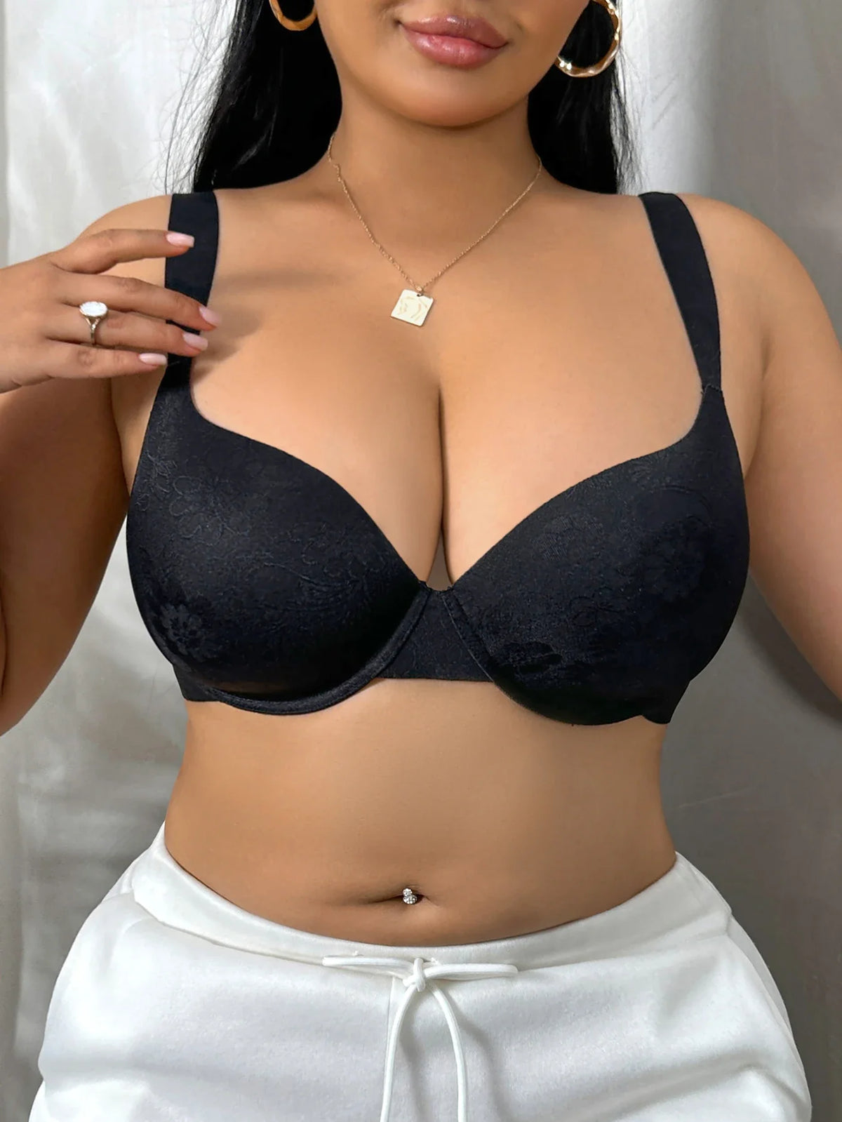 Everyday Solid Color Basic Plus size Bra Delicate Light Embroidery B C D Thin Cup Comfortable No Lining Push up Bra for Women
